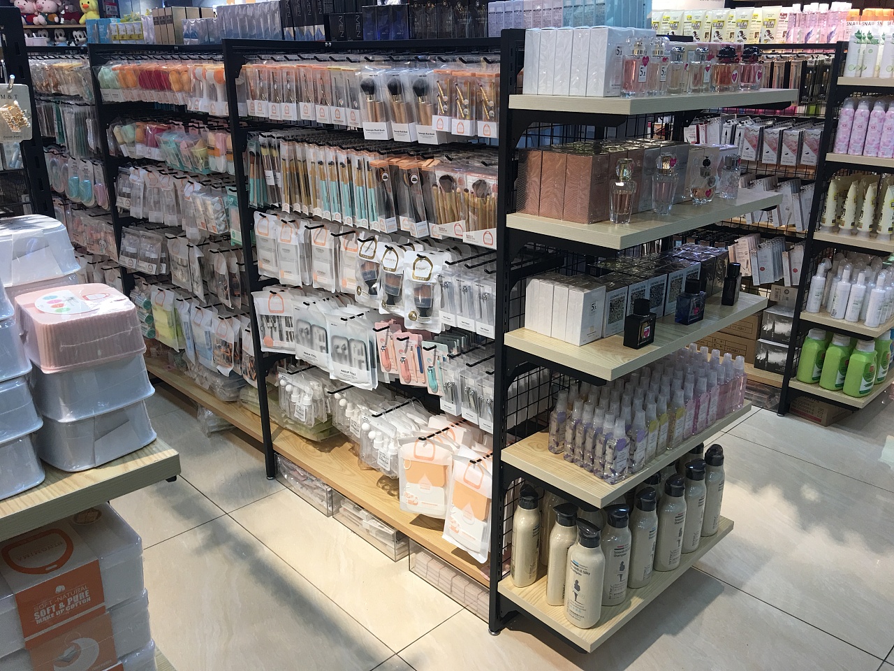 開一家NOME風(fēng)格日用品店 從貨架到運(yùn)營(yíng)的全面準(zhǔn)備指南